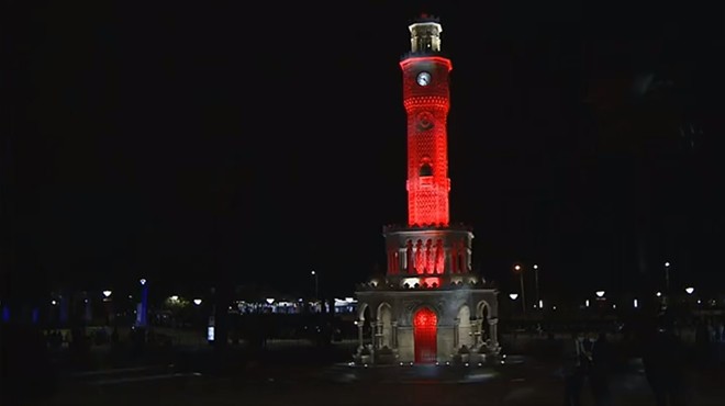 İzmir in simgesi kırmızı-beyaz!