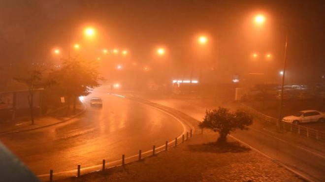 İzmir in sisle imtihanı: Sürücüler zor anlar yaşadı