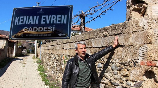 İzmir in sokaklarında artık Kenan Evren yok!