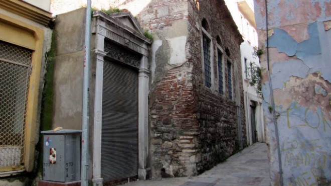 İzmir in tarihi sinagogu yeniden ayağa kalkıyor