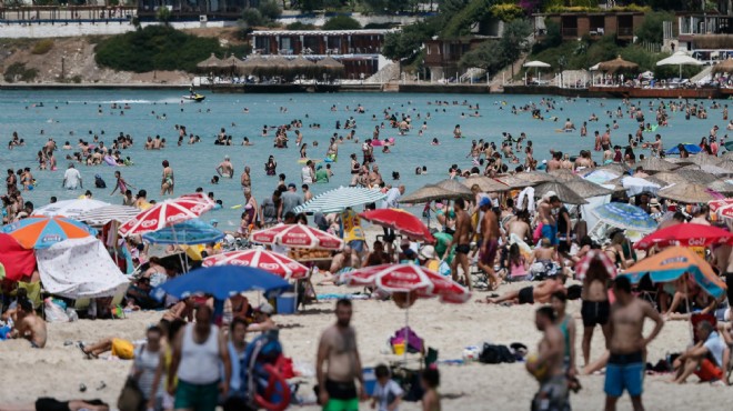 İzmir in turizm cennetine hücum: 1 günde 700 bin kişi!