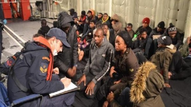 İzmir in üç ilçesinde kaçak göçmen operasyonları!