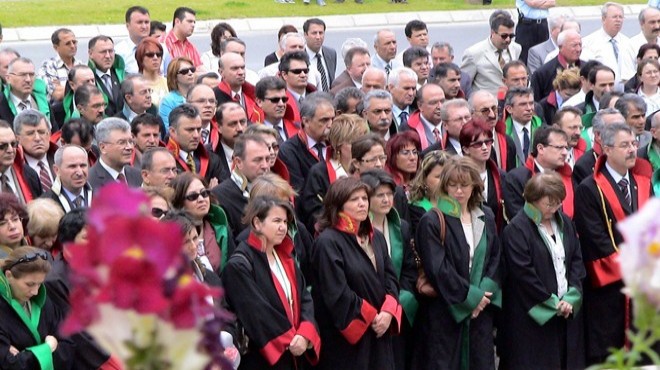 İzmir’in yeni ağır ceza mahkeme başkanları belli oldu