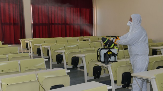 İzmir Katip Çelebi Üniversitesi nde temizlik seferberliği