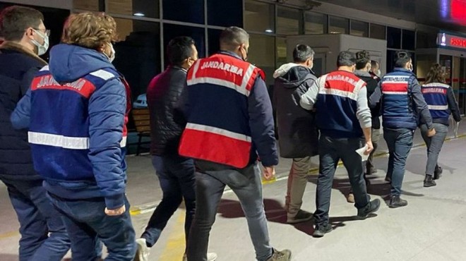 İzmir merkezli dev FETÖ baskınında 60 tutuklama