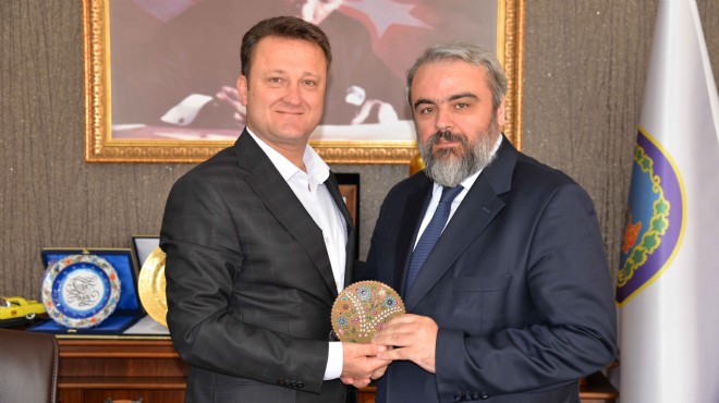 İzmir Metropoliti nden Başkan Aksoy a ziyaret