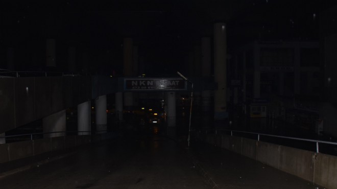 İzmir Otogarı nda karanlık gece!