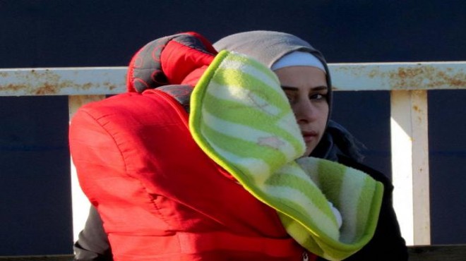 İzmir sularında ölümüne yolculuk: Lastik botta 46 kişi!
