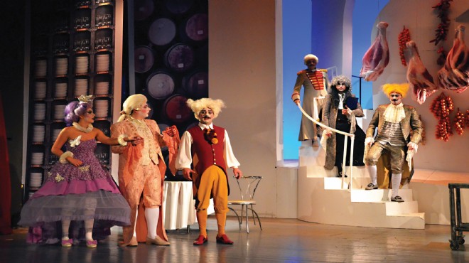 İzmir Tiyatro Günleri  80 oyunla geliyor