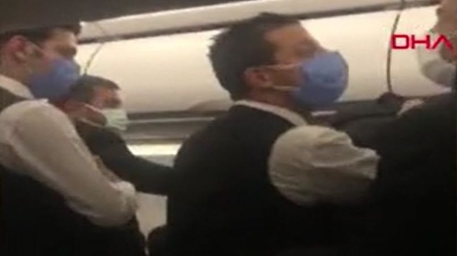 İzmir uçağında arbede: Yolcular birbirine girdi!