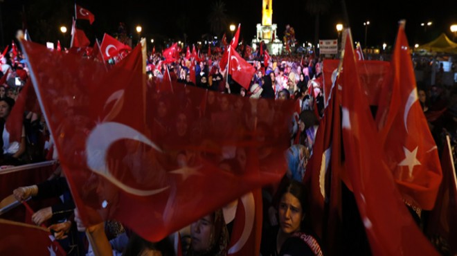 İzmir ve Ege nöbette: Demokrasi şöleninde neler yaşandı?