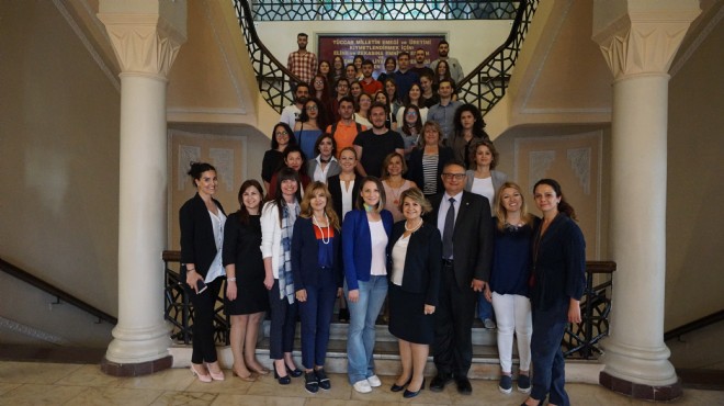 İzmirli kadın girişimciler üniversitelilerle buluştu
