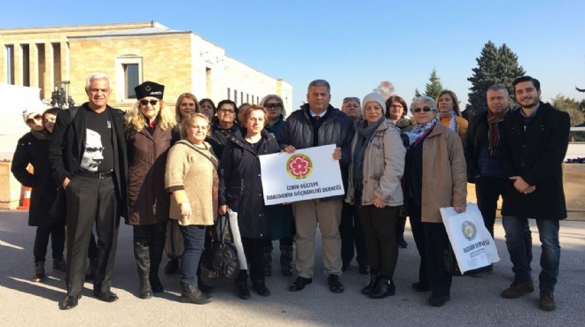 İzmirli Makedon göçmenlerinden Ata ya ziyaret