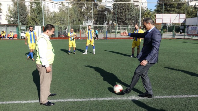 İzmirli sağlıkçılardan futbol turnuvası