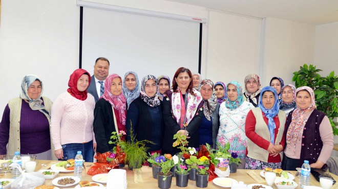 Kadın çiçek üreticilerinden Başkan Çerçioğlu’na ziyaret