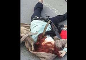 Kadın teröristin polise saldırı anı kamerada!