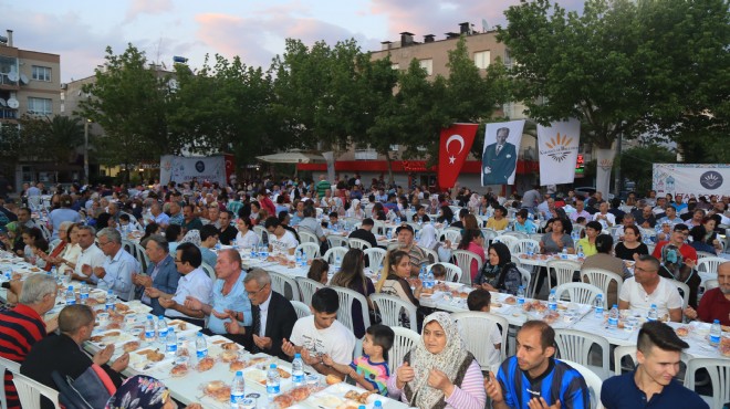 Karabağlar da 2 bin kişilik iftar sofrası