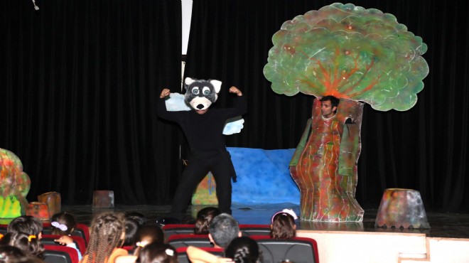 Karabağlar da 8 bin çocuk tiyatro ile buluşacak