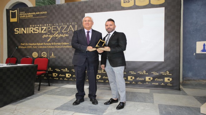 Karabağlar da Başkan Selvitopu na  Yılın Yerel Yöneticisi  ödülü