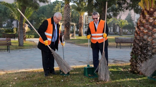 Karabağlar’da ‘temiz çevre’ harekatı: Başkanlar çöp topladı