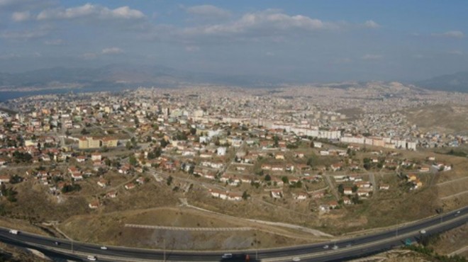 Karabağlar daki dönüşüm sorunu Meclis te: Bakan Kurum a 5 kritik soru!