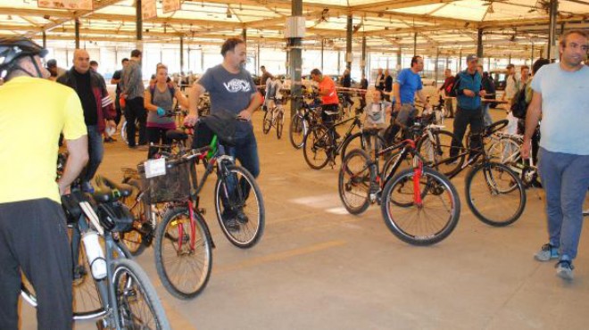 Karşıyaka’da ikinci el bisiklet pazarı yola çıktı