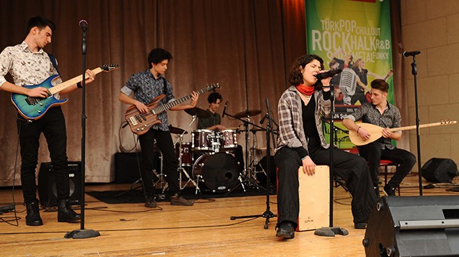 Karşıyaka da  Liselerarası Müzik Şenliği 