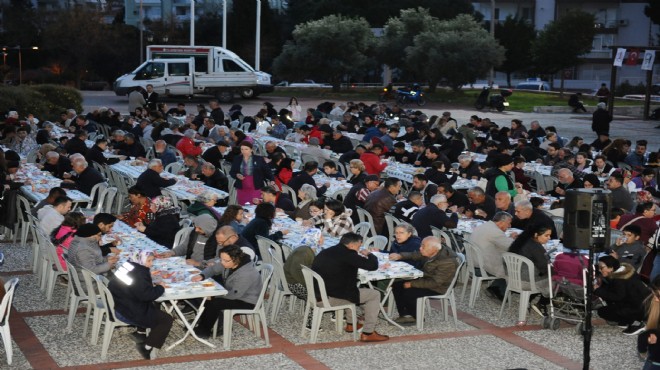 Karşıyaka’da Ramazan bereketi iftar sofralarına taşındı