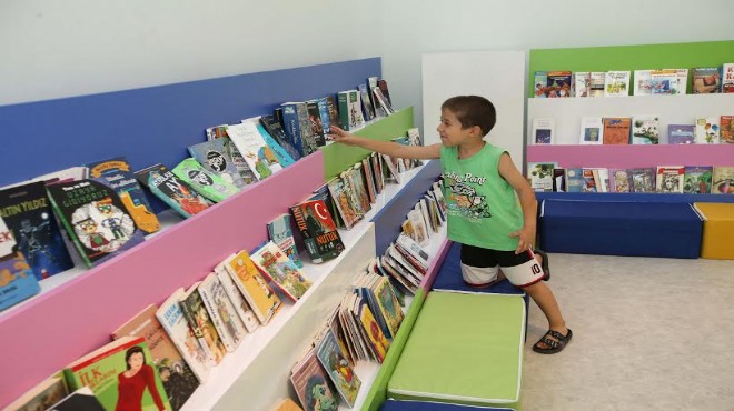 Karşıyakalı çocukların tatili kitaplarla renklendi