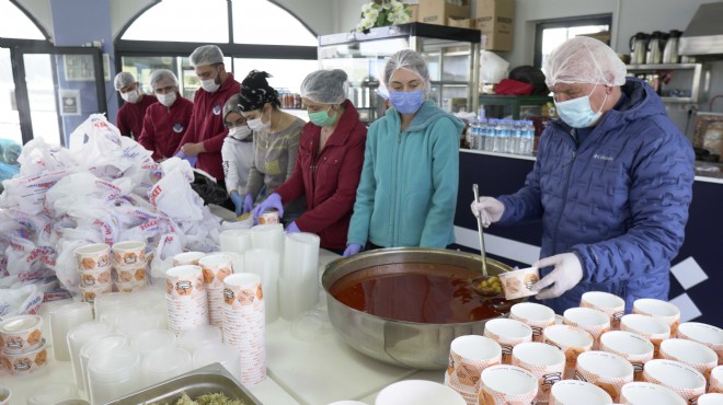 Kemalpaşa Belediyesi nden korona hastalarına sıcak yemek desteği