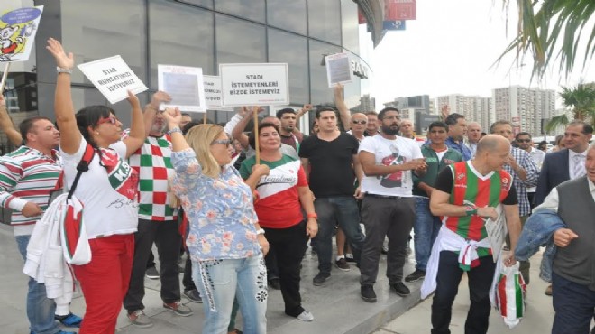 Kılıçdaroğlu na dışarıda protesto törende forma!