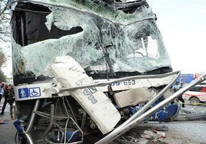 Ankara da feci kaza: 2 ölü 20 yaralı!