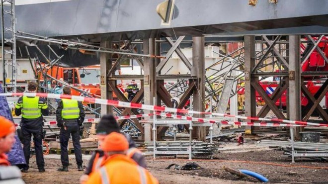 Köprü çöktü... İki işçi hayatını kaybetti!