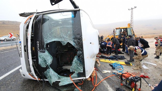 Korkunç kaza: 7 kişi öldü, 15 yaralı!