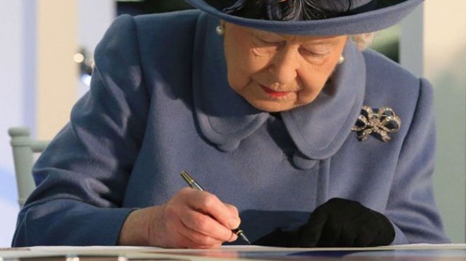 Kraliçesi Elizabeth in  sır mektupları  kamuya açılacak
