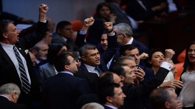 Meclis karıştı: CHP liler kurulu terketti!
