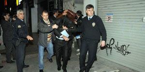 İzmir’de lokale kumar baskını: 40 gözaltı