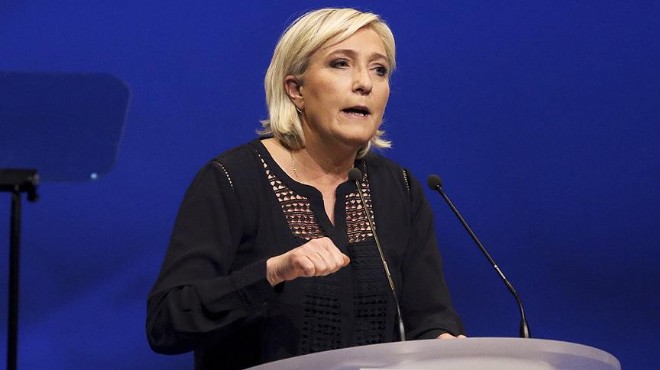 Le Pen den istifa kararı