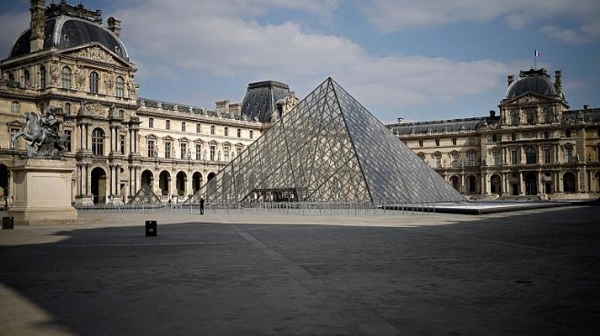 Louvre Müzesi ziyaretçilerine kapılarını yeniden açtı