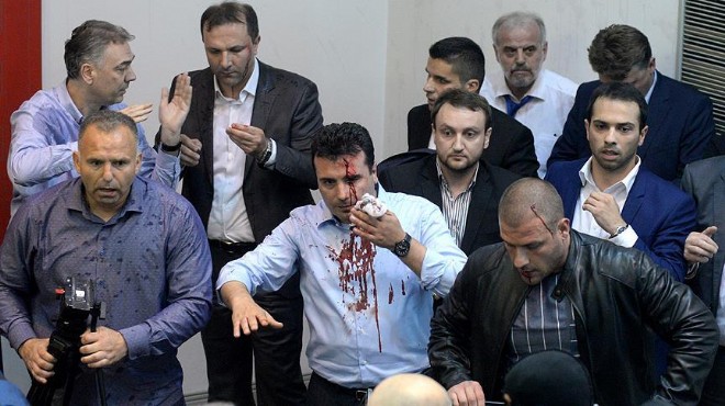 Makedonya Meclisinde olaylar: 9 yaralı