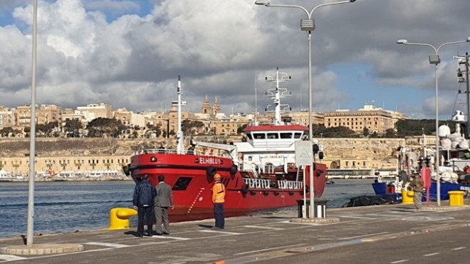 Malta da kaçırılan tekne limana çekildi