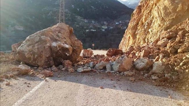 Manisa da feci ölüm: 1,5 tonluk kaya üzerine düştü!