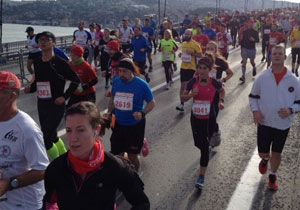Dev maraton sona erdi: Köprüde korku dolu anlar