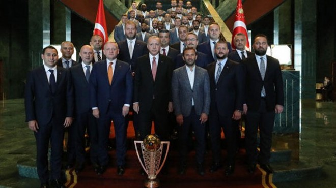 Medipol Başakşehir den Erdoğan a ziyaret