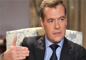 Flaş! Medvedev: Ankara IŞİD i savunuyor