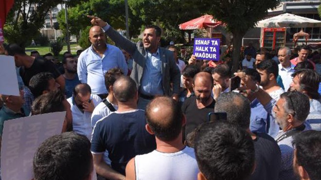 Menemen’de ‘Pazar’ gerilimi: Yürüyüş yapıldı, Başkan Aksoy ‘siyasi’ dedi!