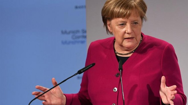 Merkel den ABD ye güvenlik çıkışı