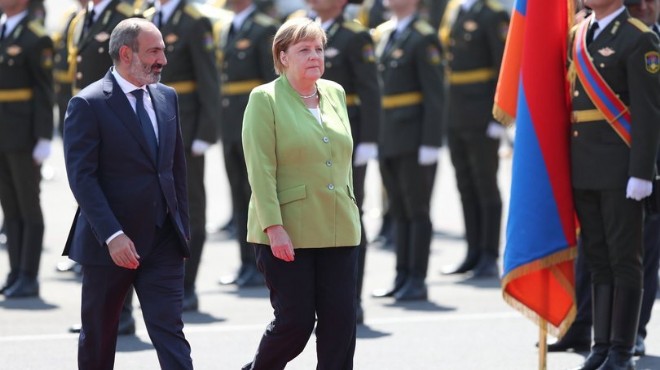 Merkel den kritik Ermenistan ziyareti!