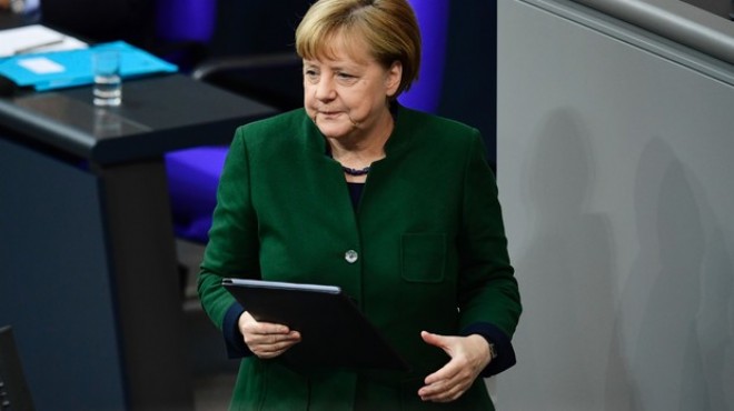 Merkel den kritik  Türkiye  açıklaması