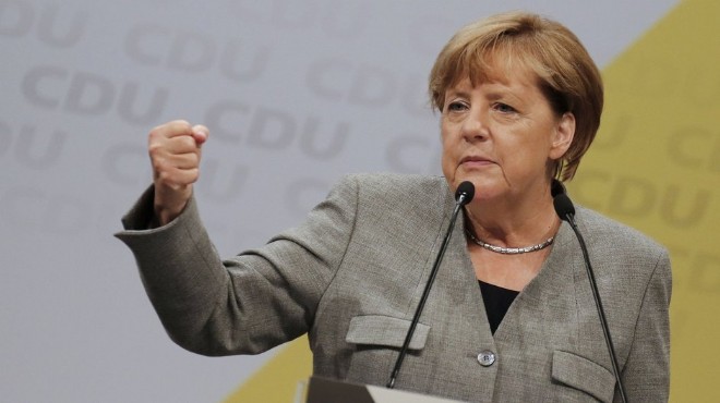Merkel seçim kampanyasına resmen başladı